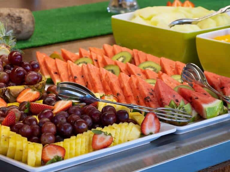 nau-morgado-golf-country-club-fruits-with-tray