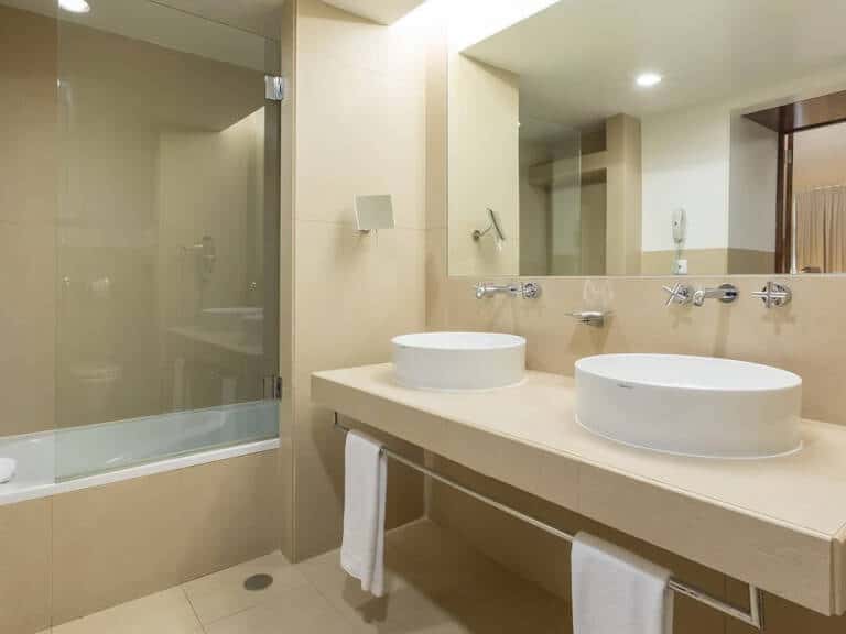 double-room-standard-bathtub-nau-sao-rafael-suites