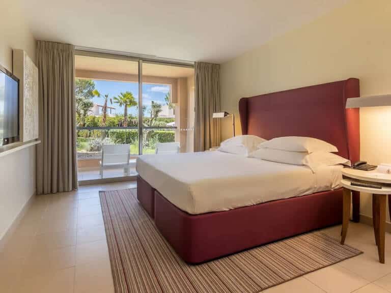 double-room-standard-bedroom-nau-sao-rafael-suites