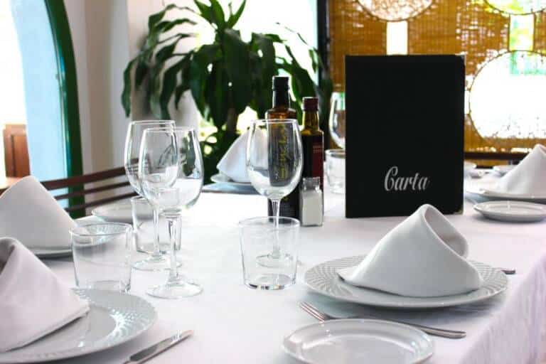 6907-1592767778_restaurante-mesa