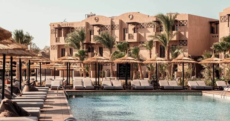 swimming-pool-cooks-club-hotel-facilities-el-gouna-red-sea